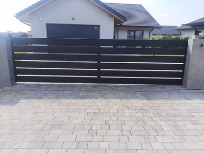 Brama przesuwna kuta czarna nowoczesna BP 031