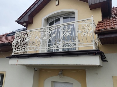 Balustrada zewnętrzna balkonowa biała BKZ 099