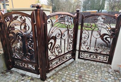 Ogrodzenie kute z ornamentami OK 061