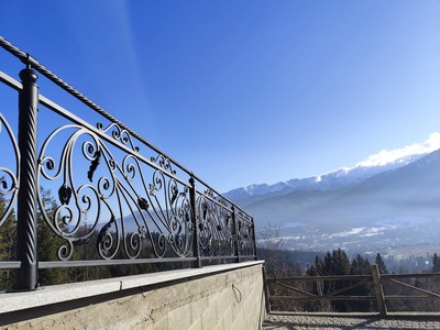 Balustrada zewnętrzna z ornamentami czarna BKZ 098