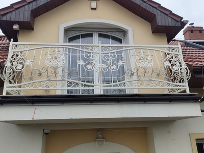 Balustrada zewnętrzna balkonowa biała BKZ 099