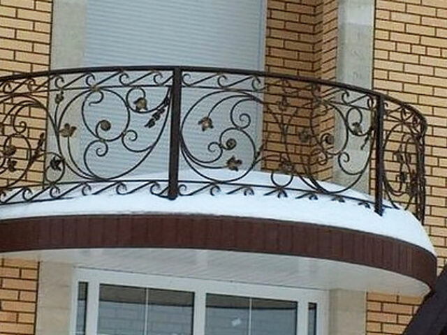 Balustrada zewnętrzna kunsztownie zdobiona BKZ 025