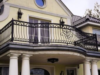 Stylowa kuta balustrada zewnętrzna BKZ 068