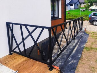 Geometryczna balustrada kuta zewnętrzna BKZ 072