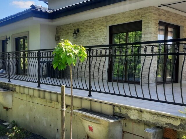 Stylowa balustrada balkonowa zewnętrzna BKZ 078