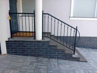 Klasyczna balustrada balkonowa zewnętrzna BKZ 079