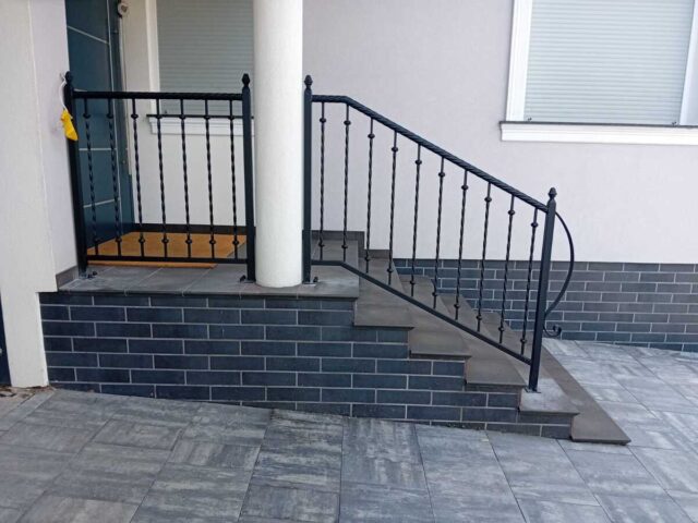 Klasyczna balustrada balkonowa zewnętrzna BKZ 079