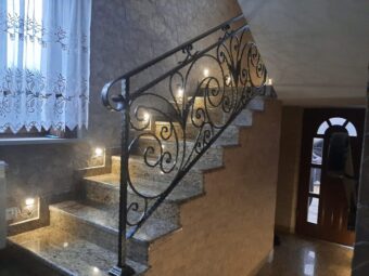 Balustrady metalowe kute wewnętrzne