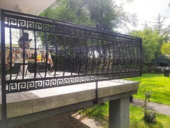 Nowoczesna balustrada kuta zewnętrzna BKZ 066