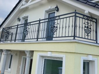 Balustrada zewnętrzna na&nbsp;balkon BKZ 105