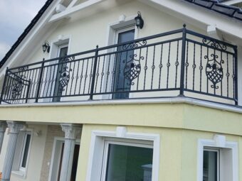 Balustrada zewnętrzna na&nbsp;balkon BKZ 105