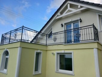 Balustrada zewnętrzna na&nbsp;balkon BKZ 105