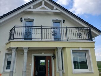 Balustrada zewnętrzna na&nbsp;balkon BKZ 105
