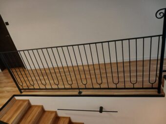 Balustrada wewnętrzna czarna schodowa BKW 054